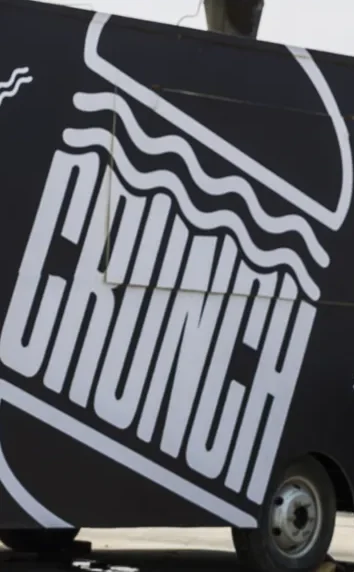 Борт фудтрака Crunch в Sea Breeze